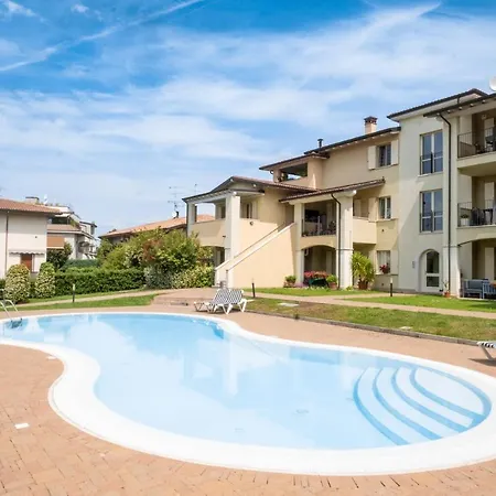 Lägenhet Gardappartamenti Costa Pool Desenzano del Garda